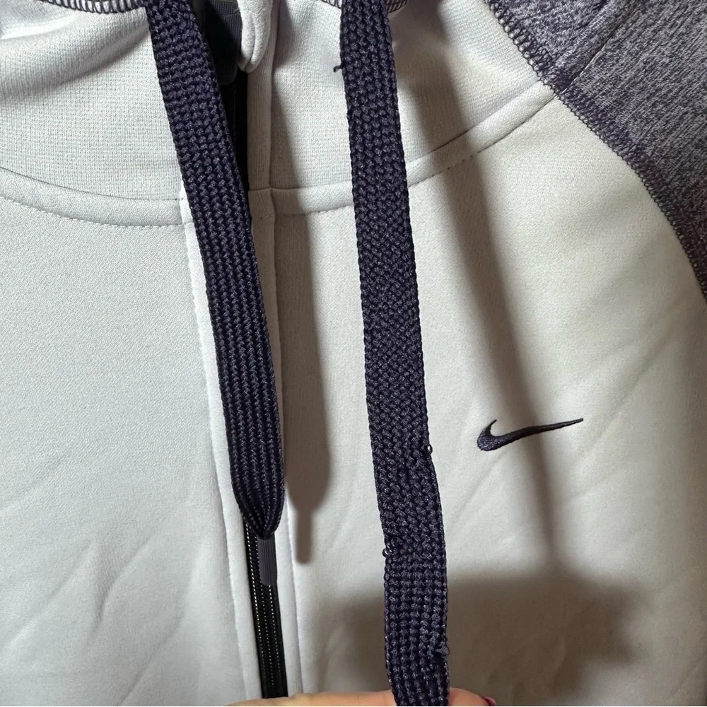 Nike Purple Lavender Therma-Fit Full Zip-Up Hoodie Women’s Large Thumbholes - Picture 7 of 8